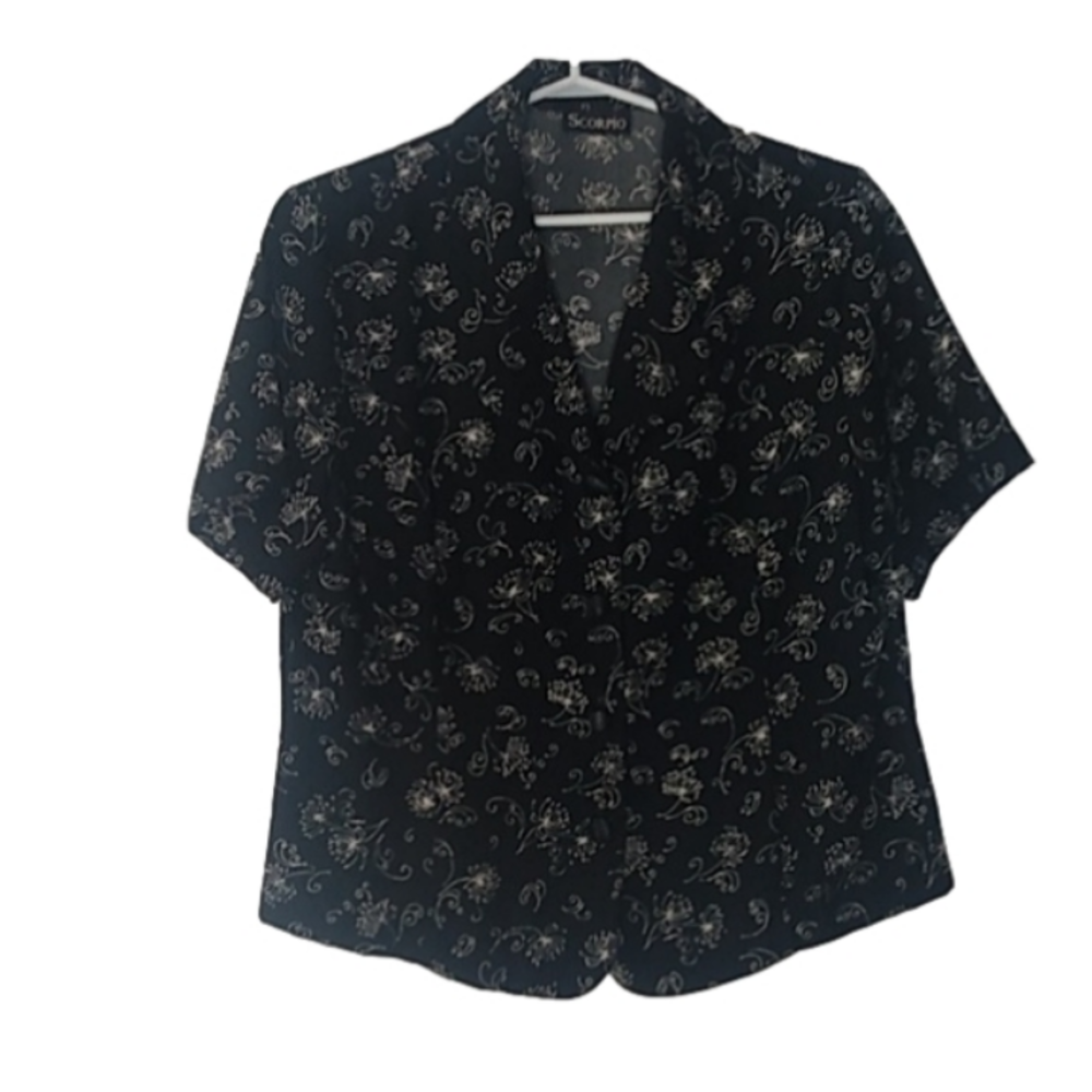 🔴$10 add on. SCORPIO women's short sleeve shirt, size xs -small black/white.
